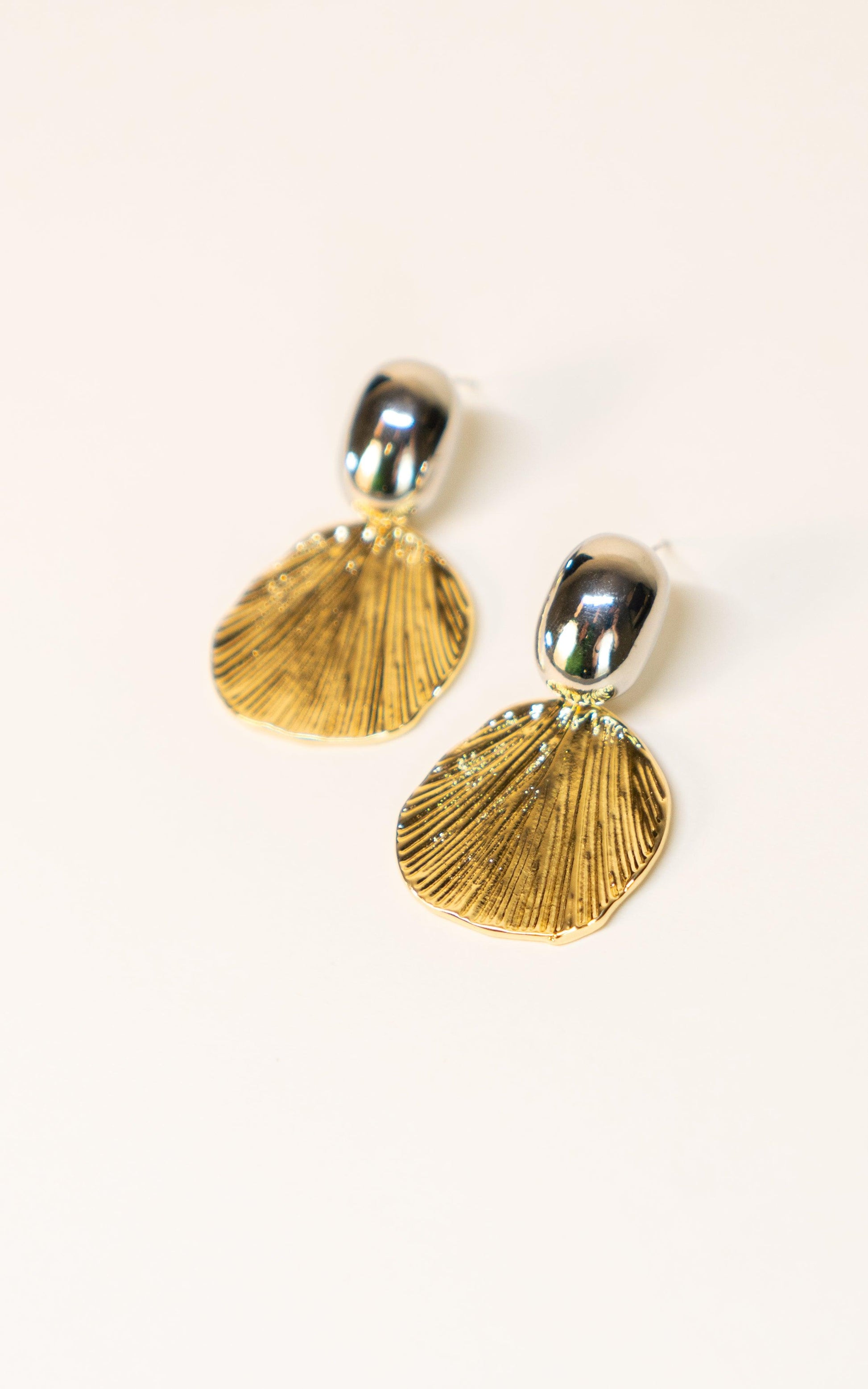 Mixed Color Ribbed Drop Earrings - Elegance Ensemble